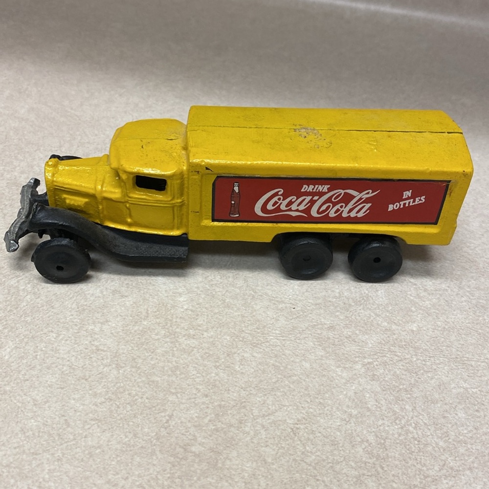 Coca Cola Yellow Toy Truck cast iron - Picture 3 of 4